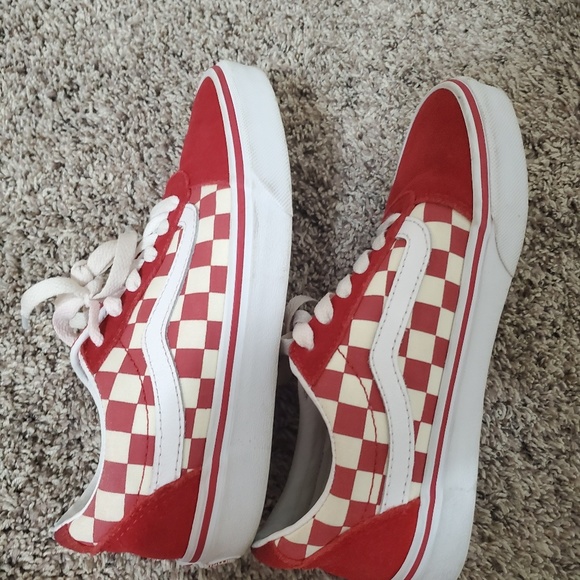 Red lace up checkered vans! - Picture 2 of 4